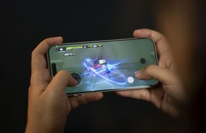 Pametne naočale i mobilni gaming: korak prema proširenoj stvarnosti u džepu