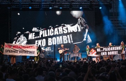 Uletjeli na koncert