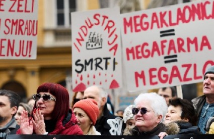 Treba najaviti oboje...